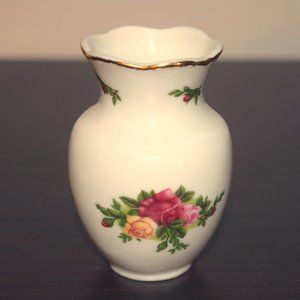 Royal Albert Petite Vase Old Country Roses